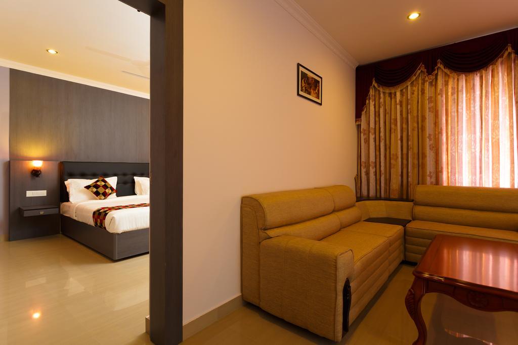 Hotel Gopalapuram International Pollāchi Εξωτερικό φωτογραφία