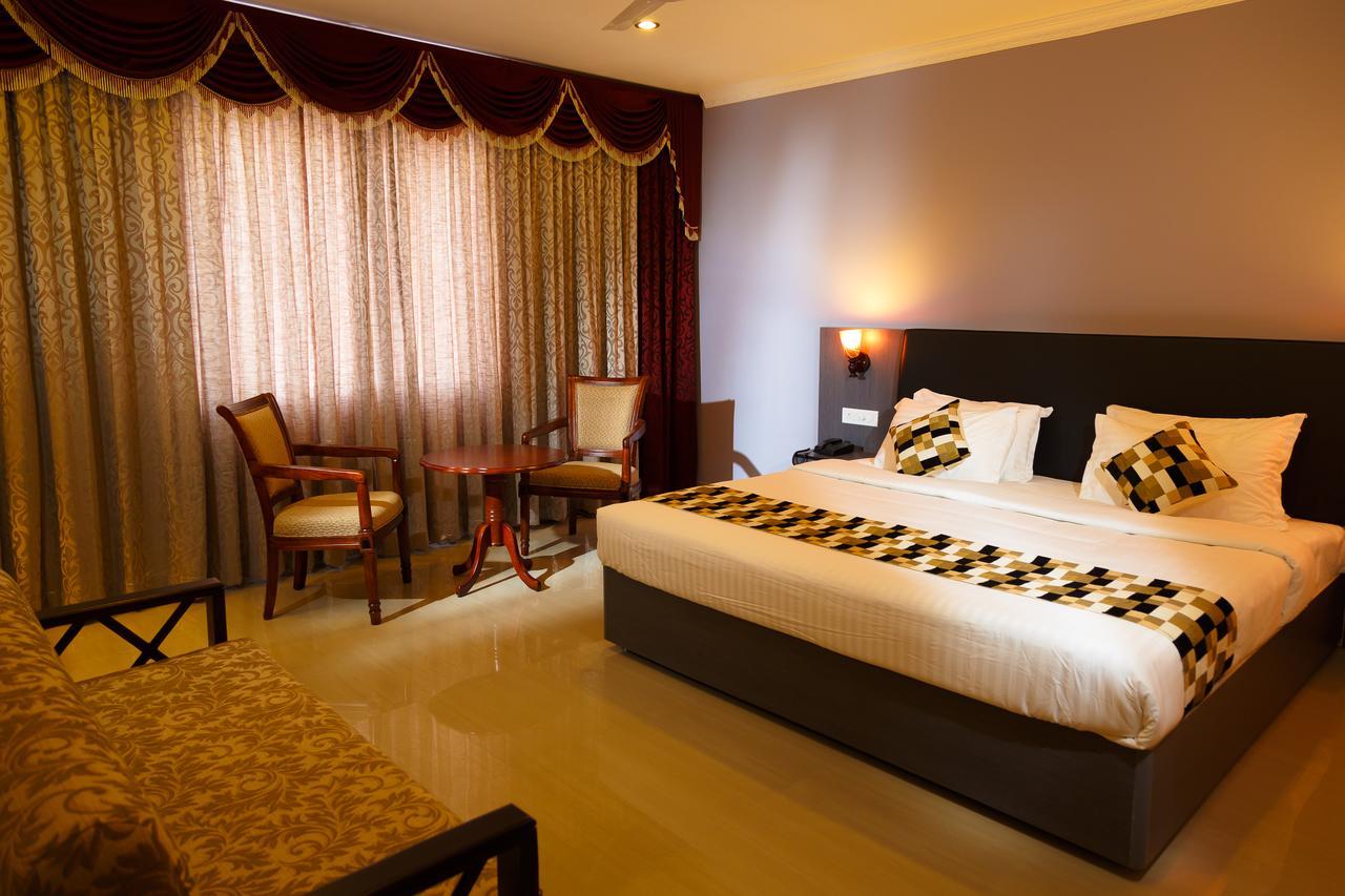 Hotel Gopalapuram International Pollāchi Εξωτερικό φωτογραφία