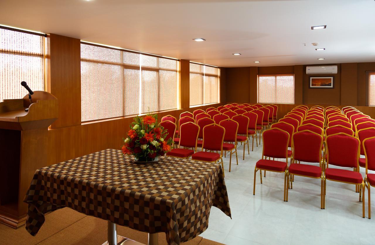 Hotel Gopalapuram International Pollāchi Εξωτερικό φωτογραφία